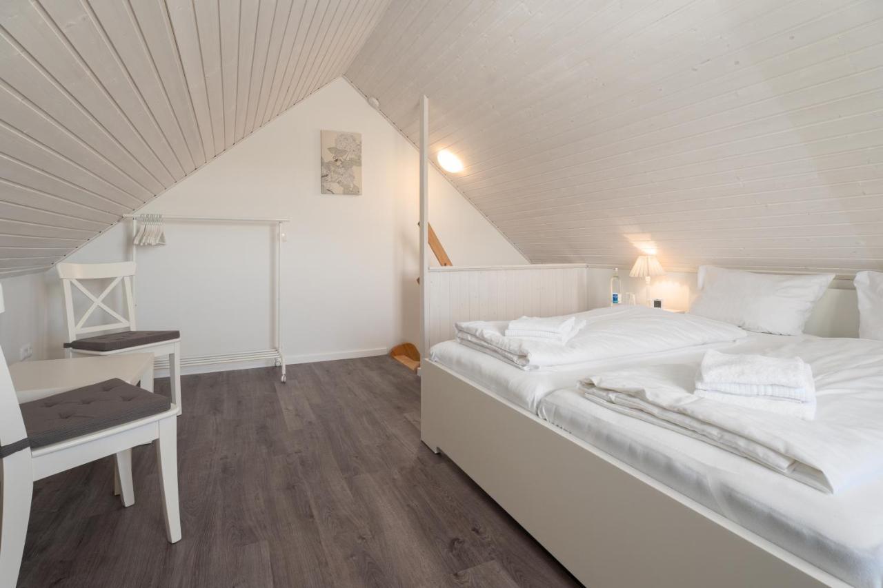 Apartment Hemenswarft Direkt An Der Nordsee Mit Meerblick Emmelsbull-Horsbull